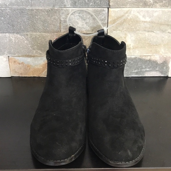 Joe Fresh Benavila Ankle Boot - Picture 10 of 11